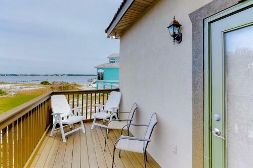 3 Bed 2 Bath Apartment In Navarre Beach