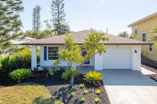 Naples Beach Bungalow