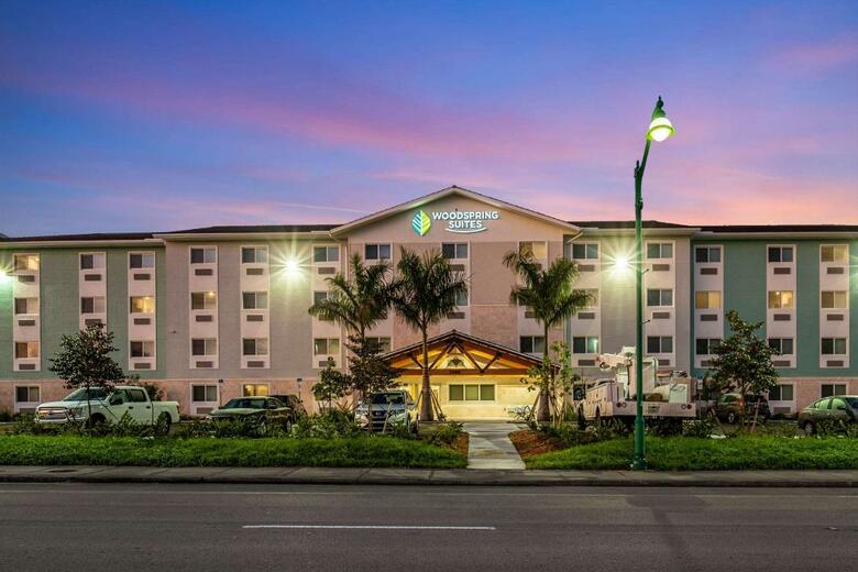 Hotel Woodspring Suites Naples West