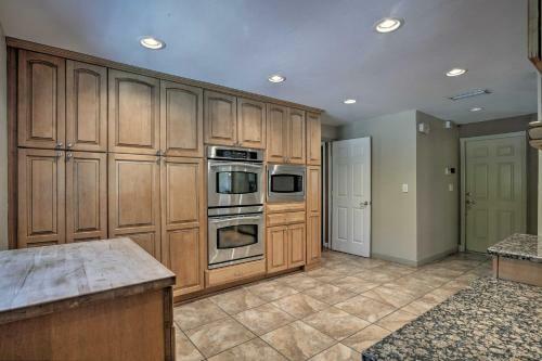 Naples Home - Outdoor Kitchen And Private Pool!