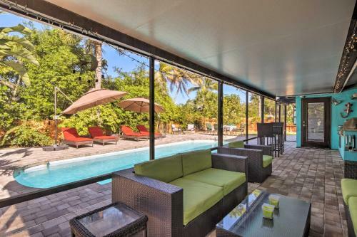 Naples Home - Outdoor Kitchen And Private Pool!