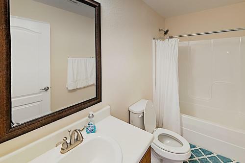 Upscale Custom Home With Large Backyard, Near Beach Home