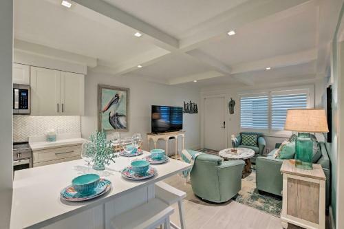 Apartamento Coastal Downtown Naples Condo - Walk To The Beach!