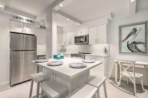 Apartamento Coastal Downtown Naples Condo - Walk To The Beach!