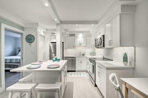 Apartamento Coastal Downtown Naples Condo - Walk To The Beach!