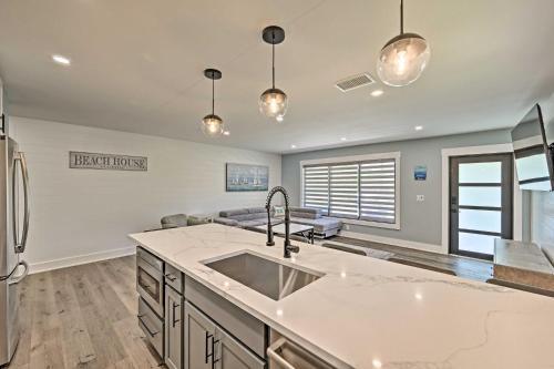 Chic Beach Home With Heated Pool 1 Mi To Ocean!