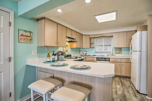 Cozy New Smyrna Beach Apartment - Steps From Beach