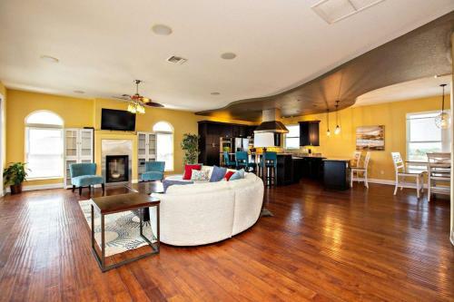 Hill Street Oceanview Home