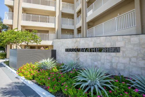 Apartamento 326 Errol By The Sea 2bdrm 2bath Ocean Front Corner Unit Condo
