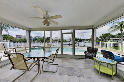 Canal-front Getaway With Pool - Minutes To Beach! Home