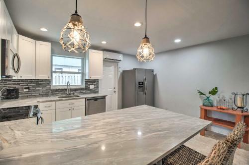 Palm Beach Townhome 4 Mi To Juno Beach Park!