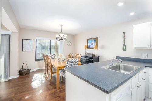 Apartamento 214 Errol By The Sea 2bdrm 2bath Ocean View Condo