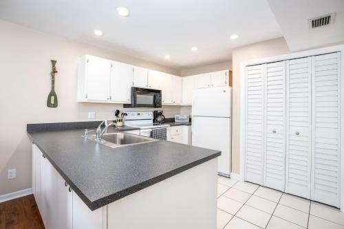 Apartamento 214 Errol By The Sea 2bdrm 2bath Ocean View Condo