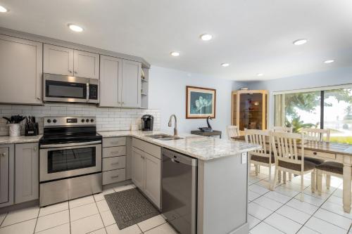 Apartamento 123 Errol By The Sea 2bdrm 2bath Ocean View Condo