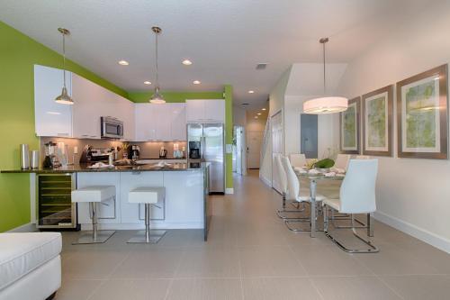 3 Bed Townhome At Retreat 1428
