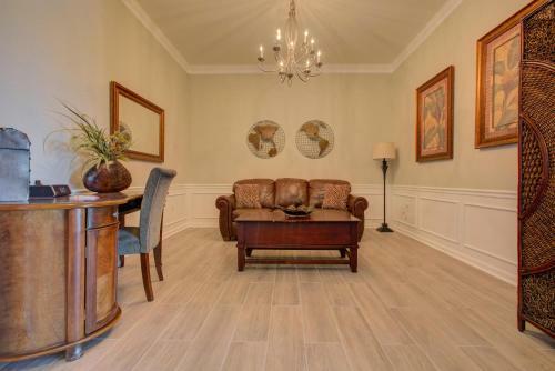 Lakeview Executive Penthouse