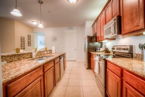 Tropicana Lakeview