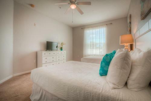 Tropicana Lakeview
