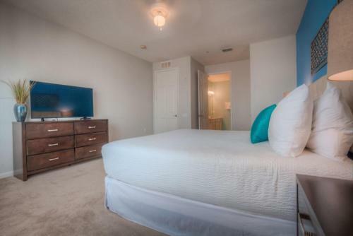 Tropicana Lakeview