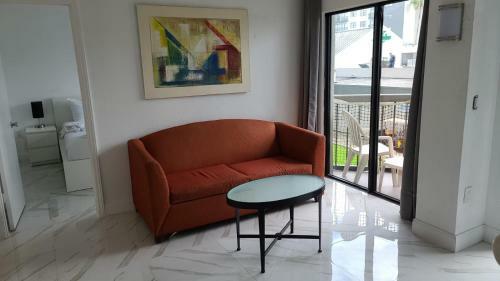 Enclave Apartments At International Drive