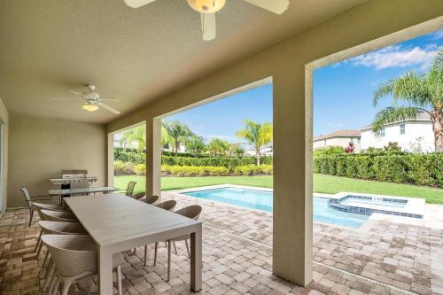 8 Bedroom Vacation Home With Pool (1804)