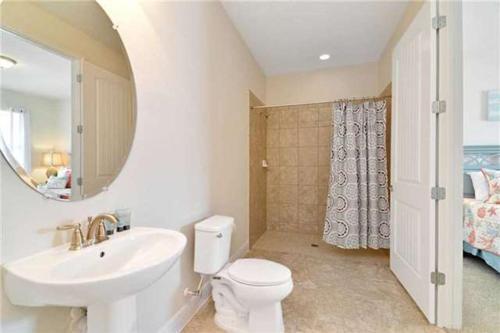 8 Bedroom Vacation Home With Pool (1804)