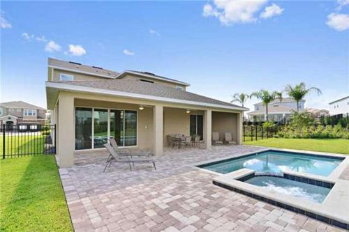8 Bedroom Vacation Home With Pool (1804)
