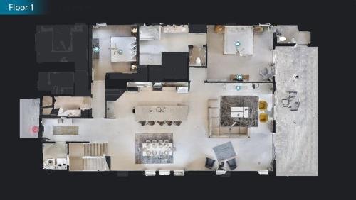 9 Bedroom Vacation Home With Pool (1818)