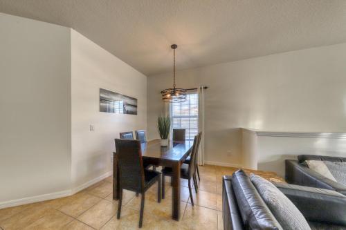 Oakwater Resort 7504