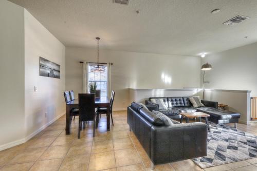Oakwater Resort 7504