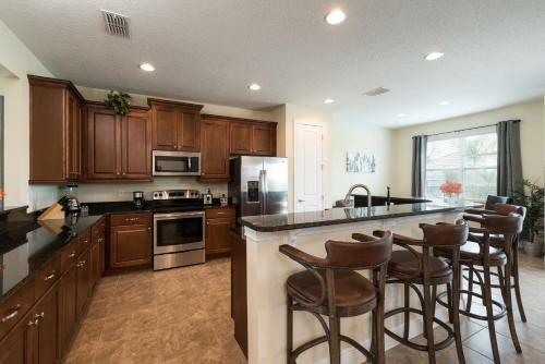 Wilmington Loop 6 Br Luxury Villa With Pool And Spa