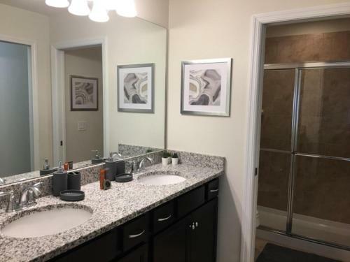 Apartamentos Windsor At Westside 18012