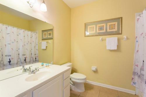 Very Spacious Vacation Apartment With Balcony Apt 107
