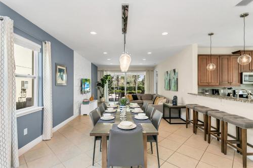 6 Bedroom Vacation Home With Pool (1751)