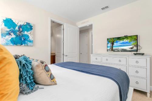 6 Bedroom Vacation Home With Pool (1751)