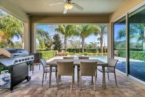 6 Bedroom Vacation Home With Pool (1751)