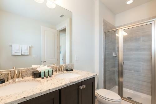 Villa Splendid Home With Loft Area & Private Pool Near Disney - 7619b