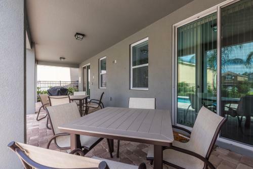 Villa Splendid Home With Loft Area & Private Pool Near Disney - 7619b
