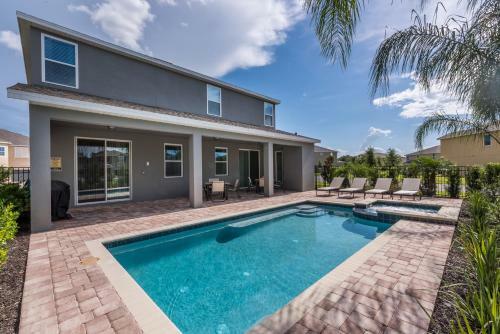 Villa Splendid Home With Loft Area & Private Pool Near Disney - 7619b