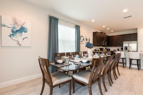 Villa Splendid Home With Loft Area & Private Pool Near Disney - 7619b