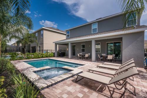 Villa Splendid Home With Loft Area & Private Pool Near Disney - 7619b
