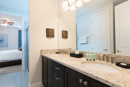 Villa Splendid Home With Loft Area & Private Pool Near Disney - 7619b