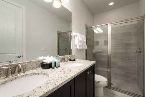 Villa Splendid Home With Loft Area & Private Pool Near Disney - 7619b