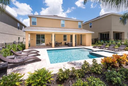 8 Bedroom Vacation Home With Pool (1851)