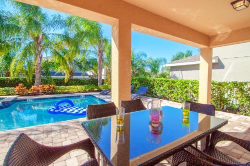 8 Bedroom Vacation Home With Pool (1851)