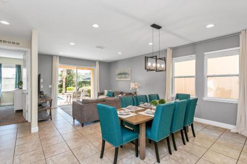 8 Bedroom Vacation Home With Pool (1760)
