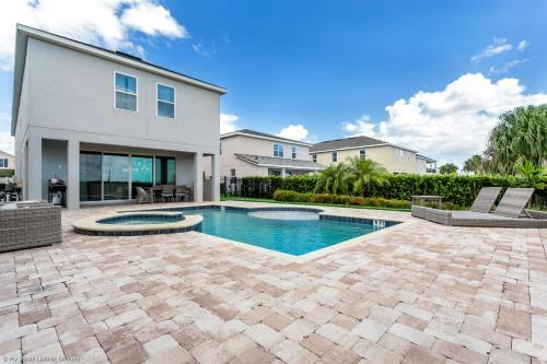 6 Bedroom Vacation Home With Pool (1903)