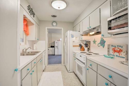 Cozy Ormond Beach House With Deck - Walk To The Beach