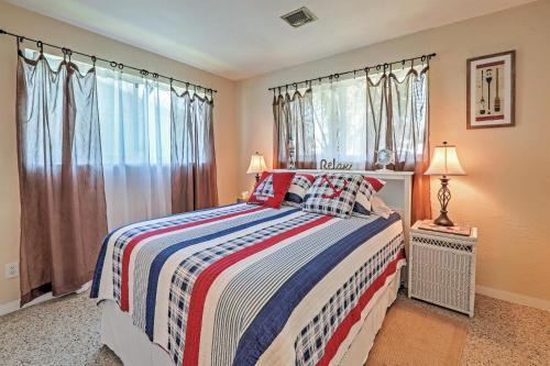 Ormond Beach Bungalow With Patio And Quiet Setting!