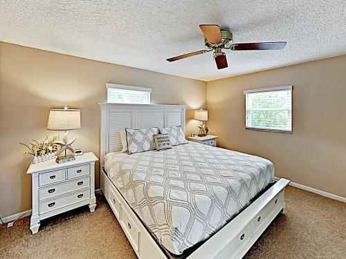 Waterfront Home With Stunning Views, Pool, Boat Dock Home
